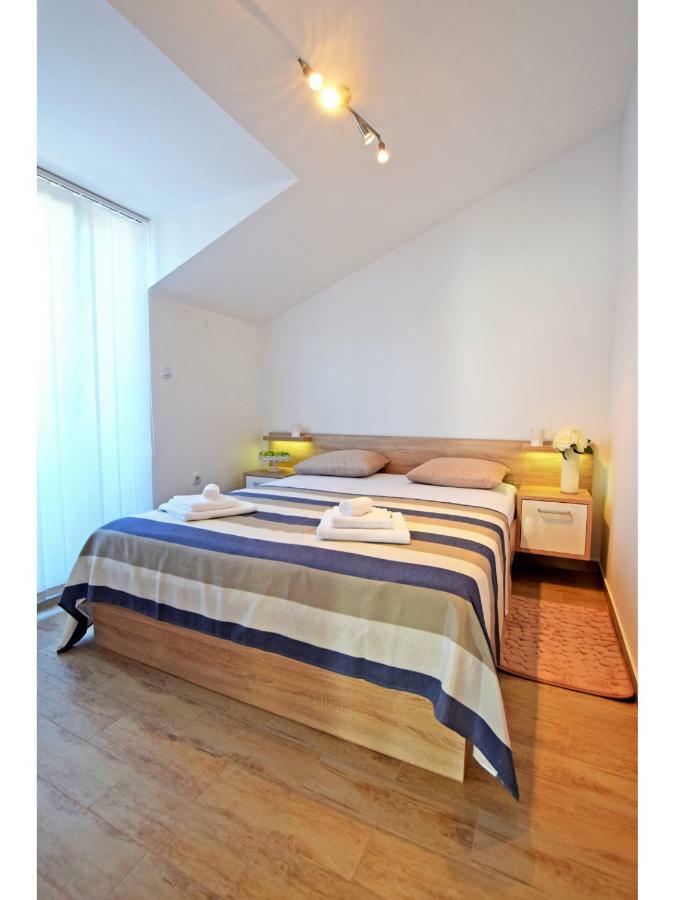Apartment Dinko ロバニスカ エクステリア 写真