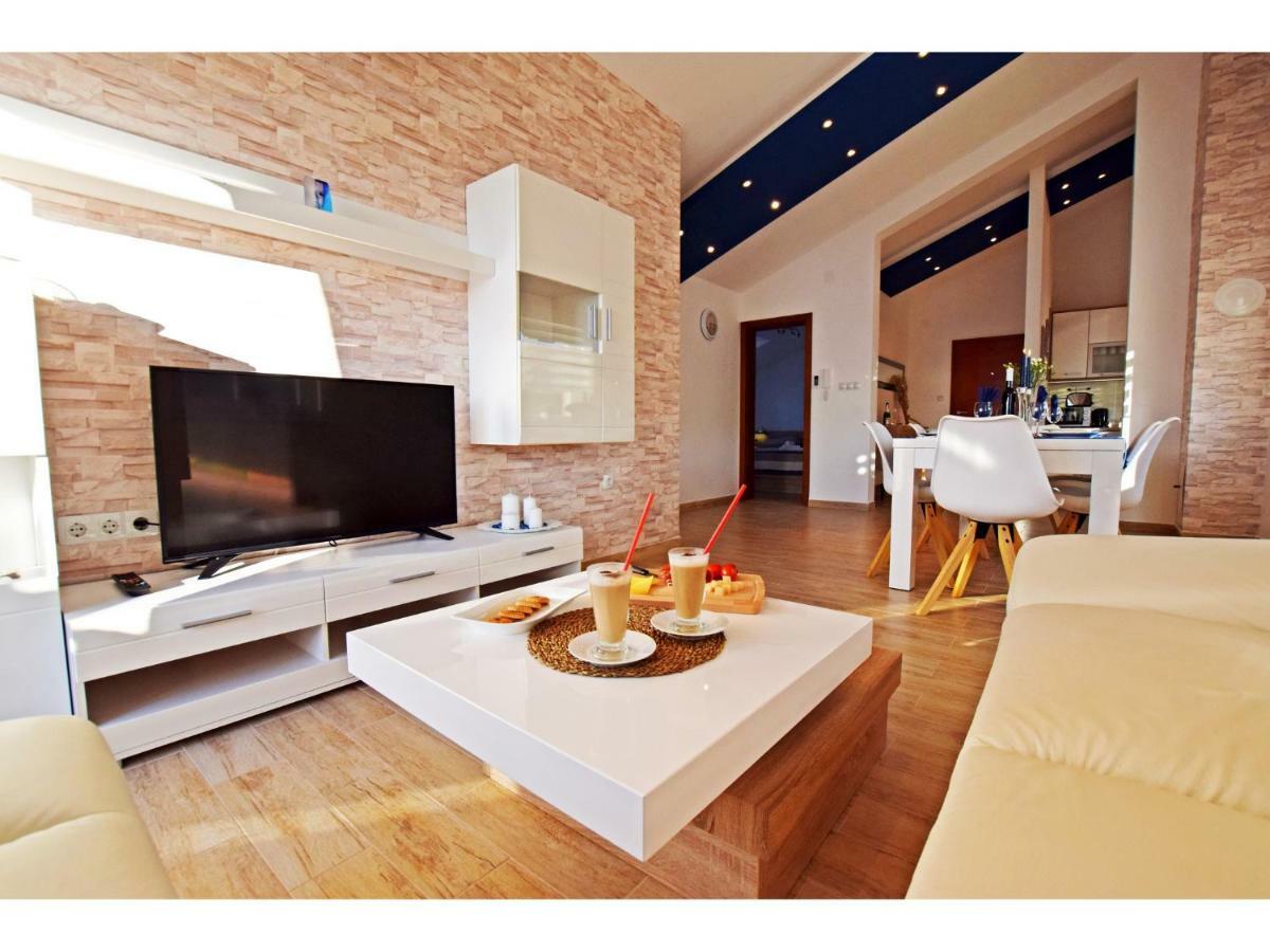 Apartment Dinko ロバニスカ エクステリア 写真